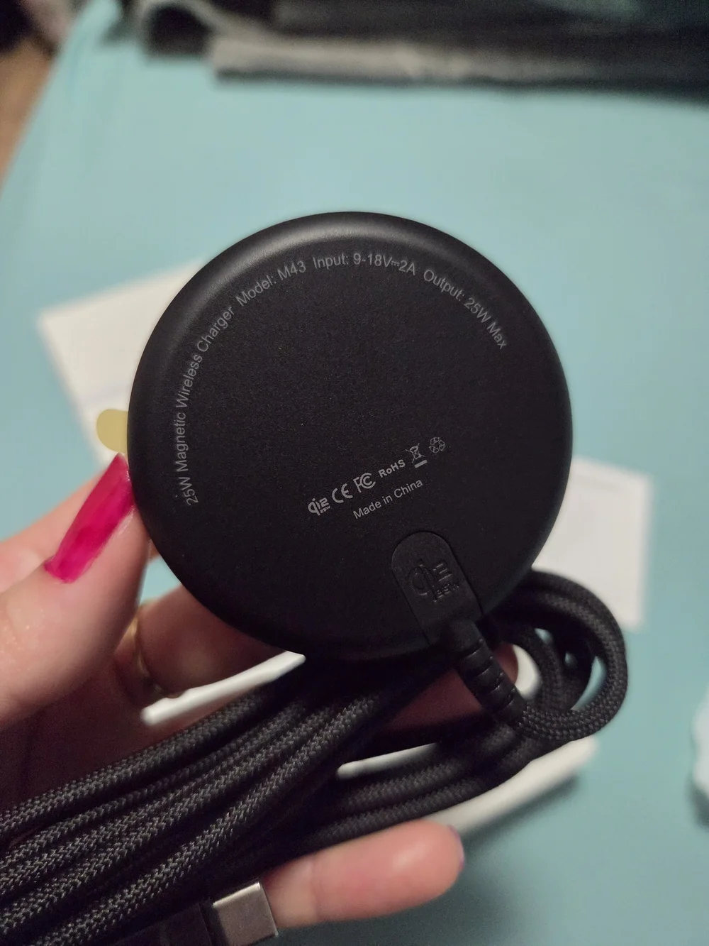 Amazon Magnetic Wireless Charger - White